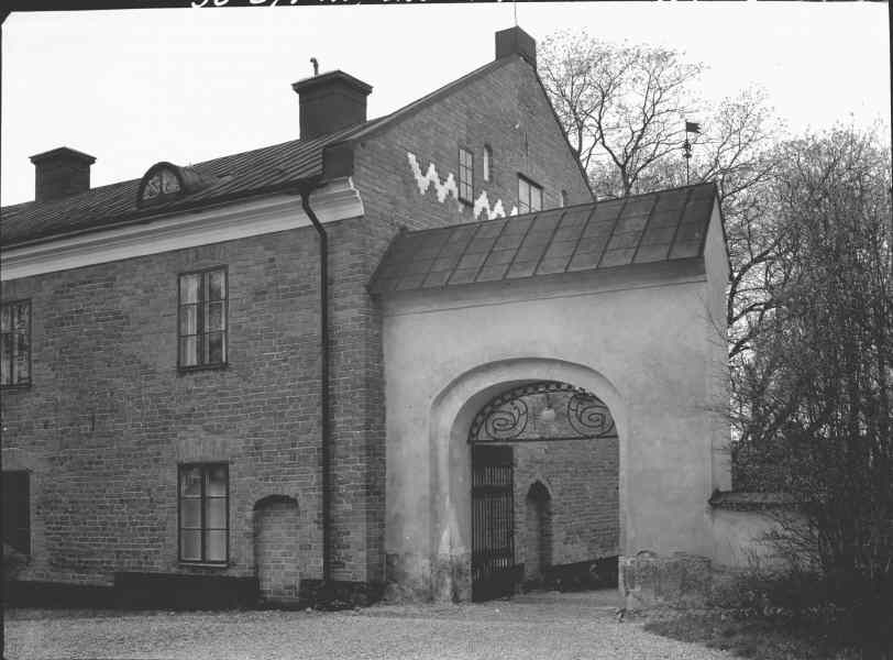 Domkapitelhuset vid Strängnäs domkyrkas Västra kyrkogårdsportal 