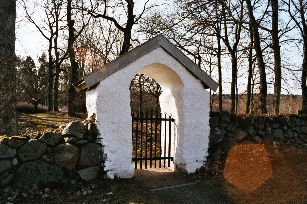 Järpås kyrkogård, stiglucka. Neg.nr 03/136:03