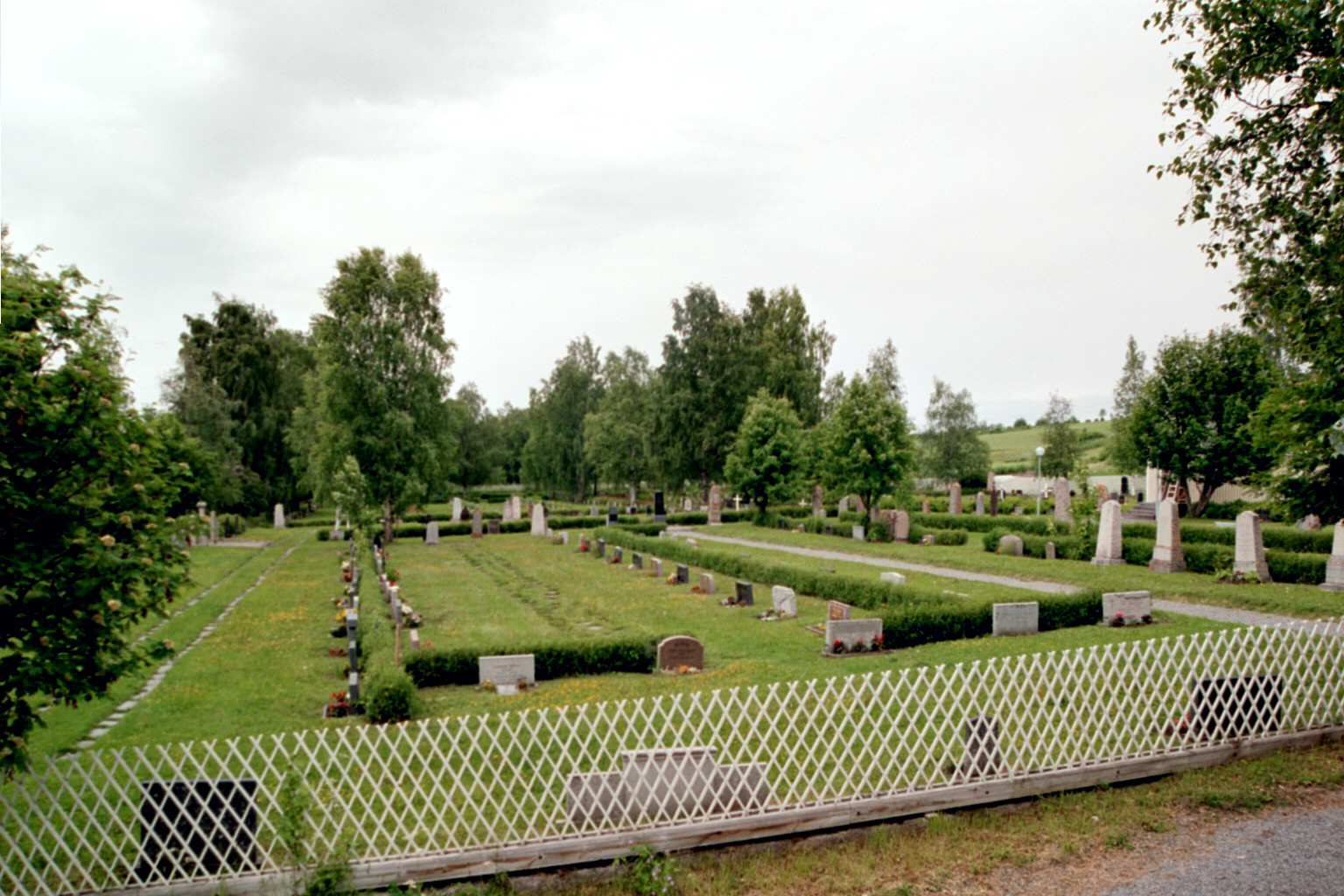 Hackås kyrkas kyrkogård. 