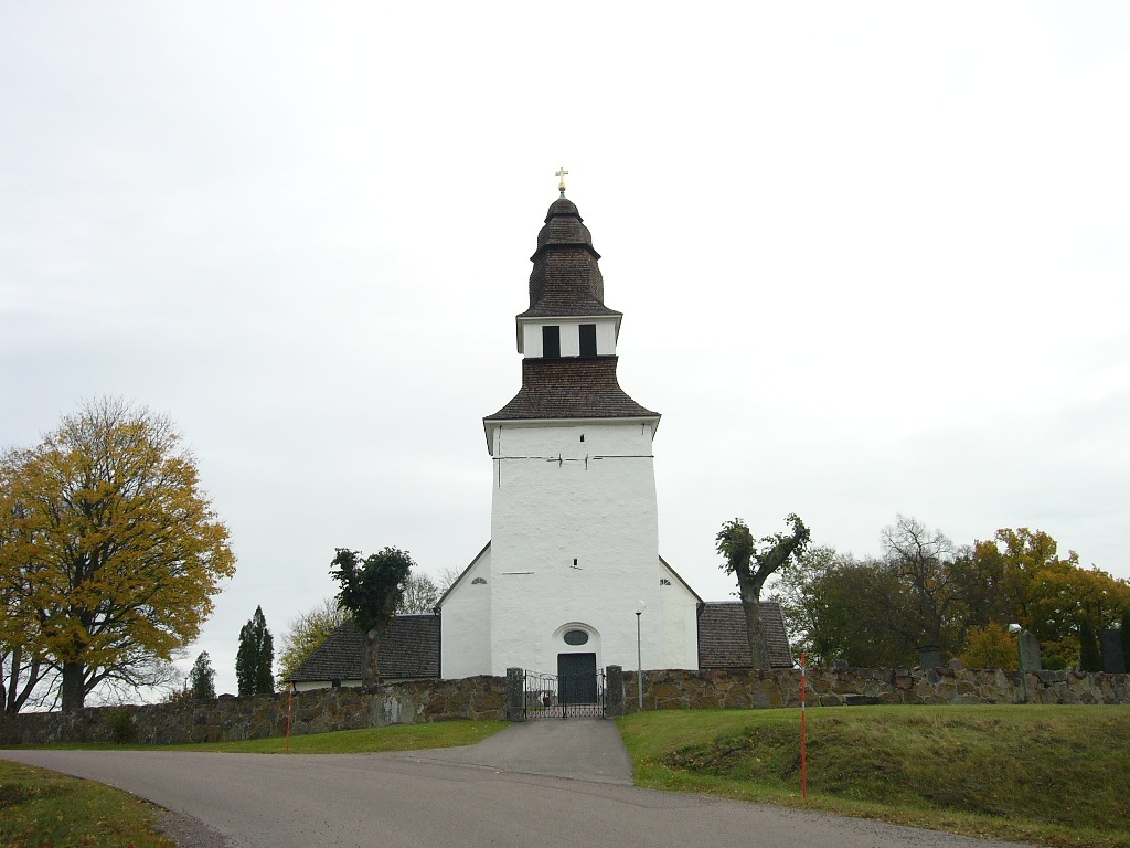 Kristbergs kyrka från väster.