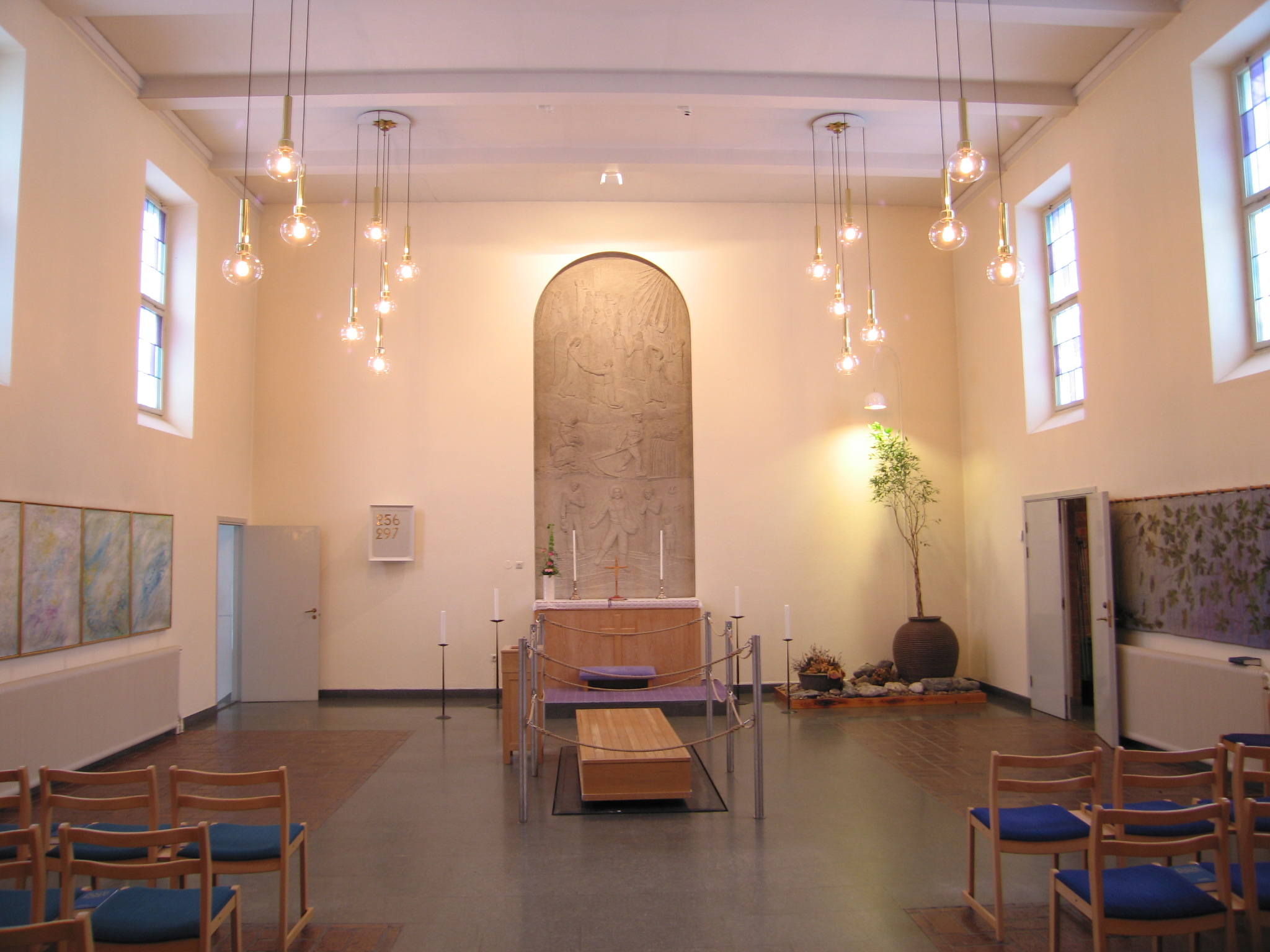 Mjösunds gravkapell, interiör, kapellrummet, salen sedd från öster. 