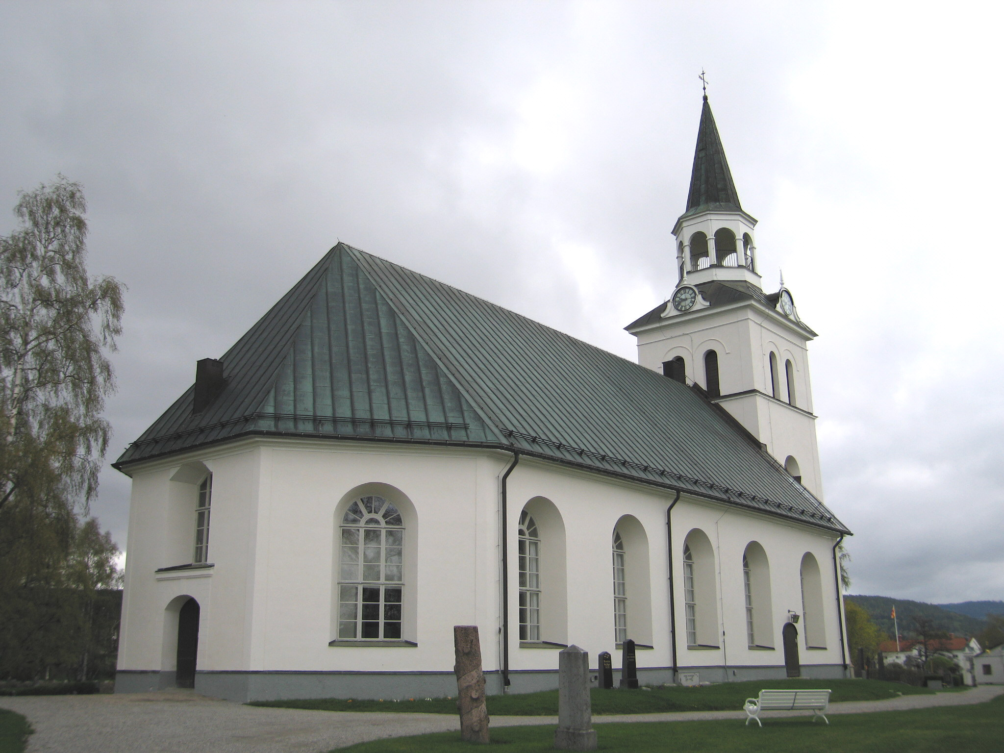Stöde kyrka, exteriör, södra samt västra fasaden. 