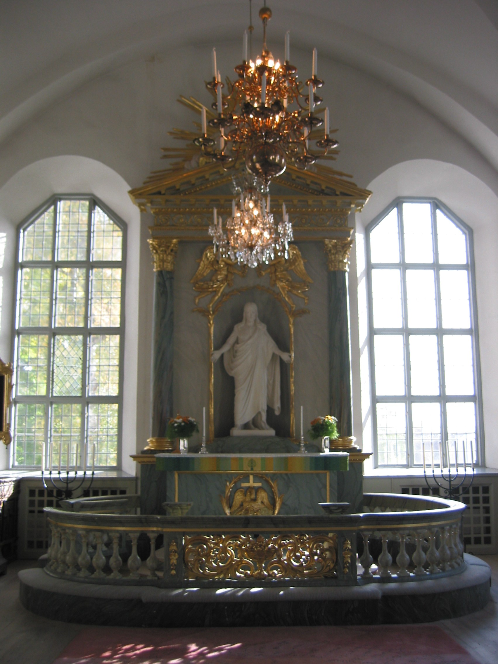 Tuna kyrka, interiör, kyrkorummet, koret med altaruppsats. 