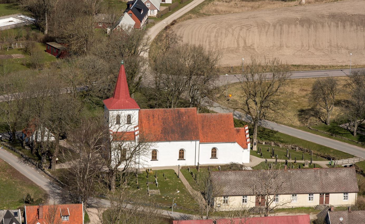 Eljaröds kyrka sedd från söder