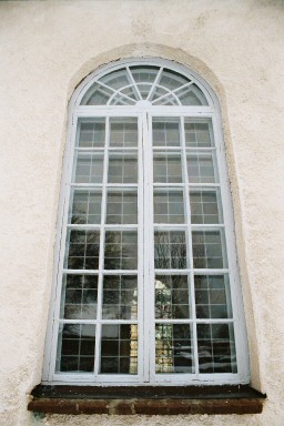 Långhusfönster på Södra Vings kyrka. Neg.nr. B963_010:13. JPG. 