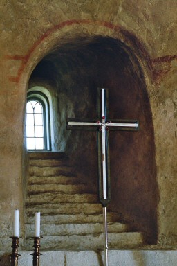 Eriksbergs gamla kyrka, absidfönster med himlatrappa. Neg.nr. B961_024:16. JPG.