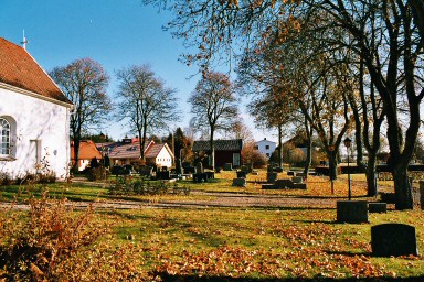 Södra delen av Eggvena kyrkogård. Neg.nr. B961_012:21. JPG. 